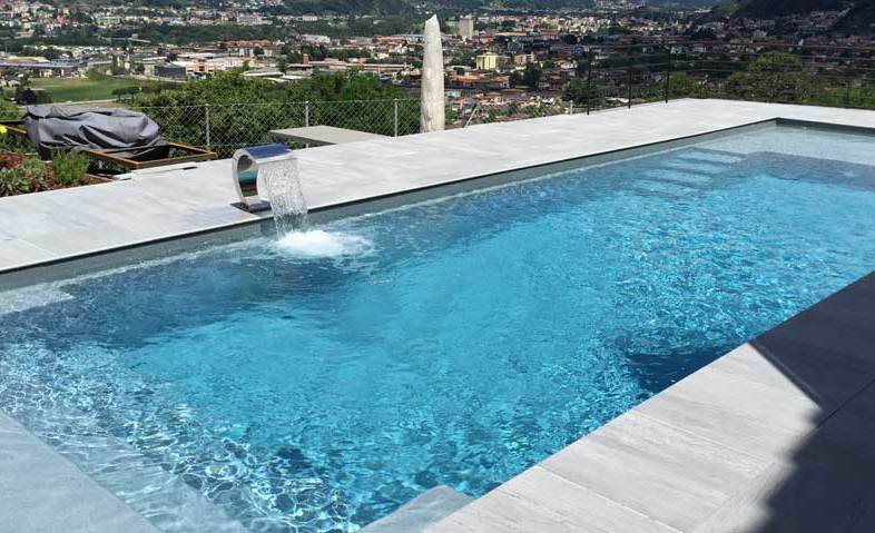 Manutenzione piscina: come fare il trattamento dell’acqua